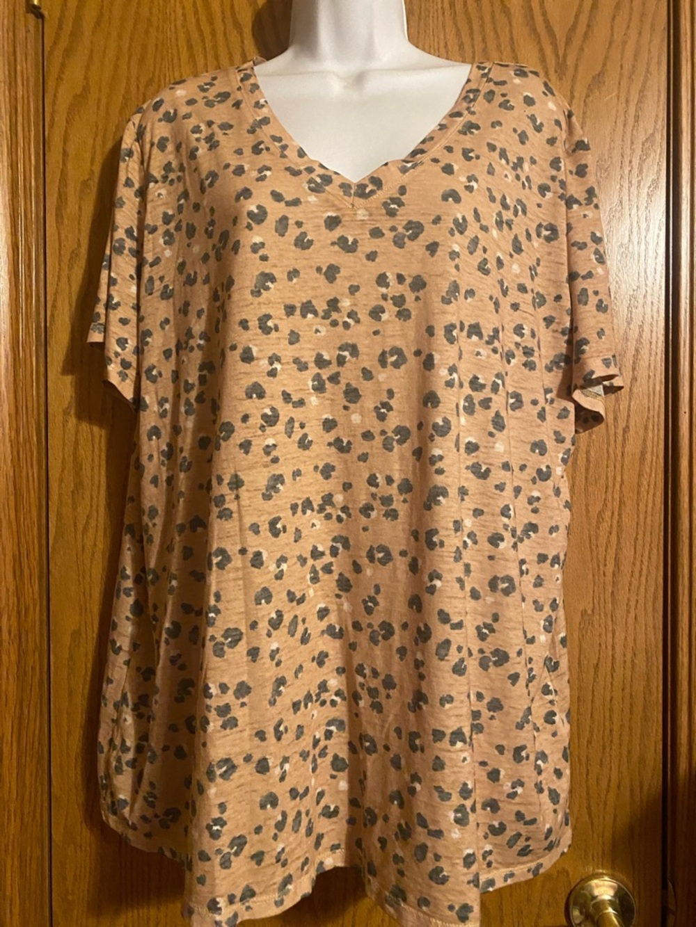 Cato Peach Leopard Print V-Neck Short Sleeve Tee